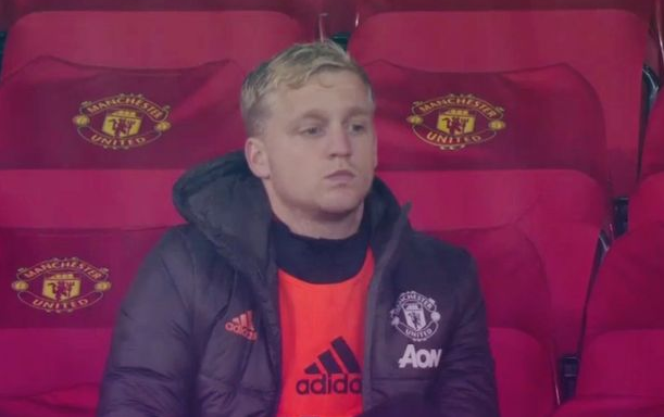 Man Utd hối hận khi chi 35 triệu bảng cho Donny van de Beek