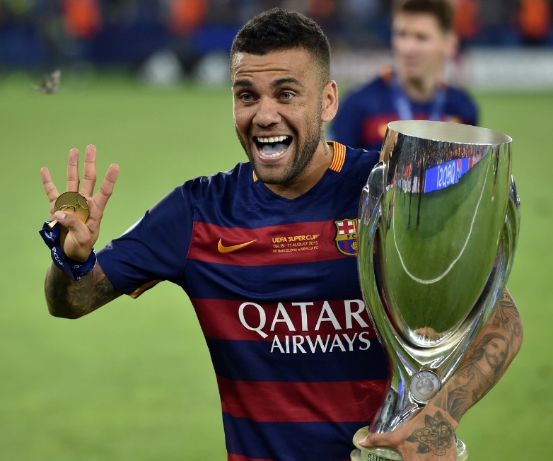 dani alves barcelona chuyen nhuong la liga